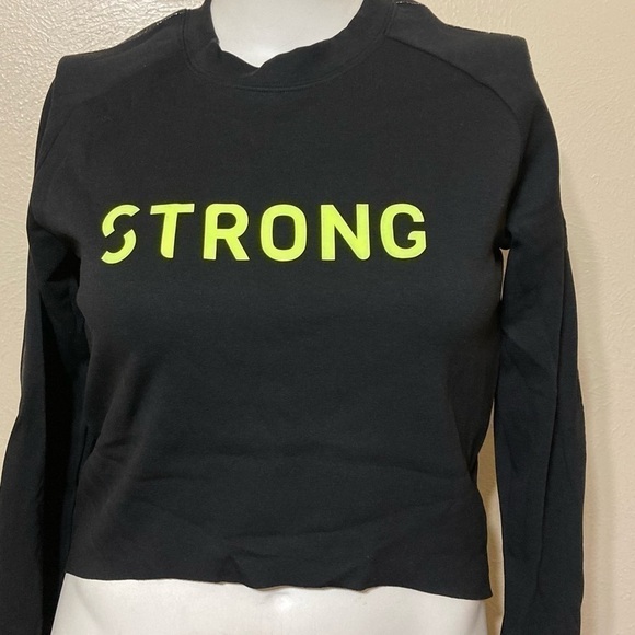 STRONG BY ZUMBA STRONG NATION long sleeve crop top with glittery piping Med NWT - Picture 14 of 15